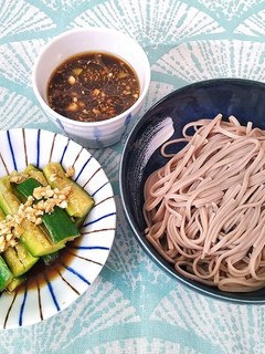 拍青瓜汁拌蕎麥冷麵 的食譜成品照片
