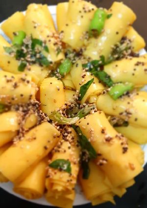 A picture of Microwave Khandvi.