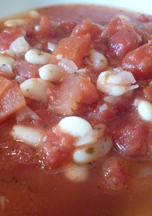A picture of Butter Bean & Tomato Soup.