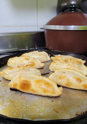 Una foto de Empanadas de Jamón y Queso con Cebolla
