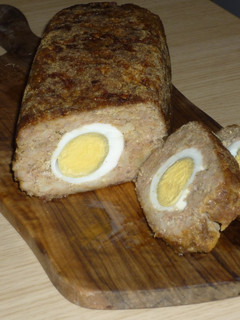 Stefánia vagdalt (Egyben sült, tojással töltött fasírt) recept fotója