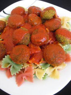 عکسی از دستور پاستا فارفاله با کوفته وگان و سس گوجه