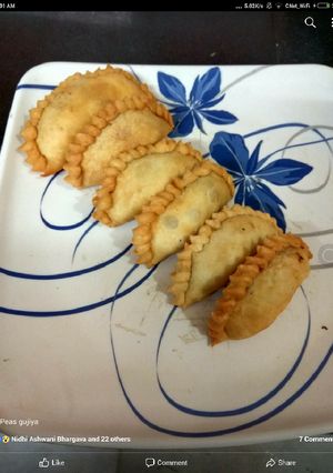 A picture of Peas gujiya.