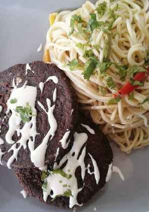 Una foto de Tallarín tipo pil pil 🍝