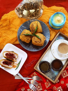 बीटरूट पाव भाजी पकौडे(beetroot pavbhaji pakoda recipe in hindi) रेसिपी मुख्य फोटो