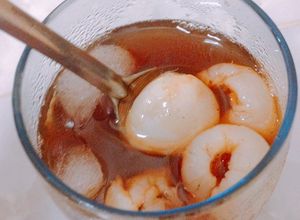 Hình của món Hồng trà vải.