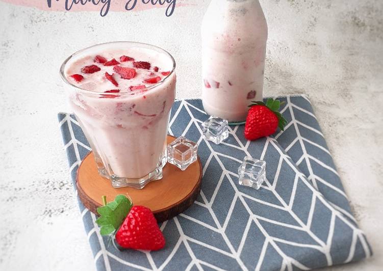 Anti Ribet, Buat Strawberry Milky Jelly kekinian