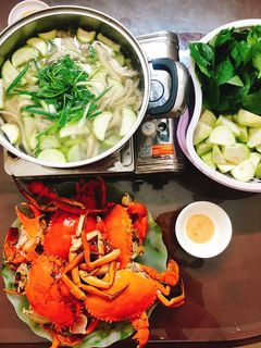Hình của món Lẩu cua nấu bầu.