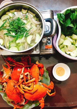 Hình của món Lẩu cua nấu bầu.