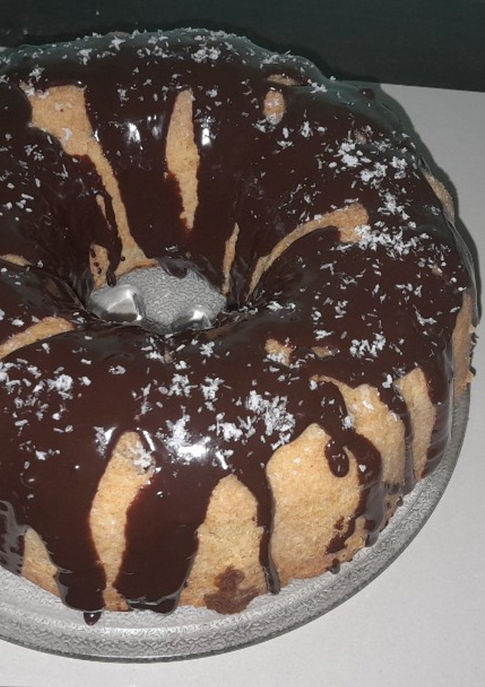 Una foto de Bizcochuelo con pasas de uva y chocolate