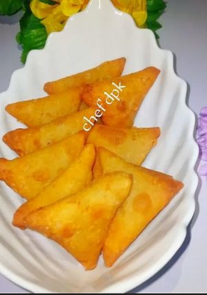 A picture of Samosa with yam filling.