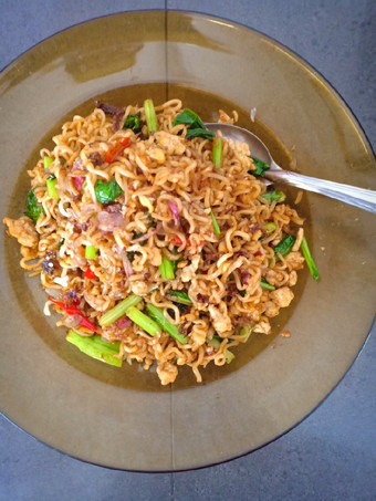 Anti Ribet, Memasak Mie goreng oseng telur Anti Gagal
