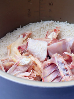 Foto resep Nasi Ayam Favorit Singapura: Tidak Digoreng, Cukup Pakai RICE COOKER!