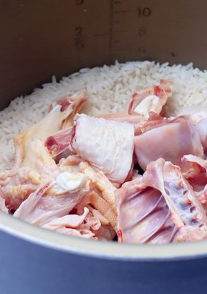 Foto resep Nasi Ayam Favorit Singapura: Tidak Digoreng, Cukup Pakai RICE COOKER!