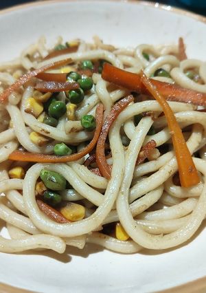 Une photo de Yakiudon aux petits légumes