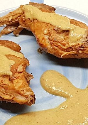 Una foto de Conejo guisado con salsa de setas llanegas y verduras