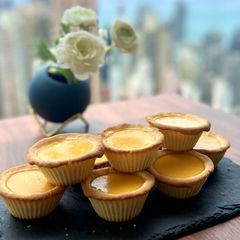 Hong Kong egg tarts A picture of Hong Kong egg tarts.