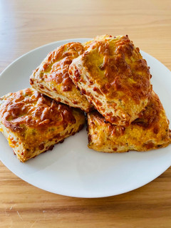 🧀️外酥內Q鹹起司紅藜司康/英式小酥餅 - 不乾不卡喉嚨 的食譜成品照片