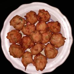 A picture of Mysore Bonda.