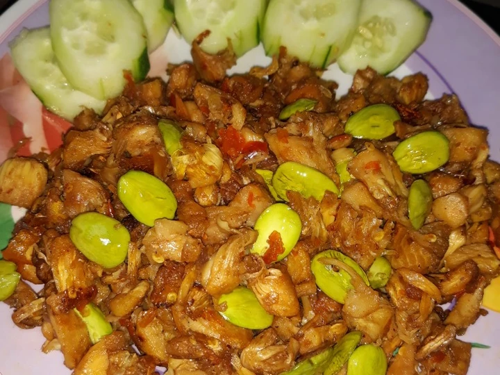 Langkah Mudah untuk Menyiapkan Resep Sambel goreng manday (kulit cempedak) yang Bikin Ngiler Anti Ribet, Uenak Banget