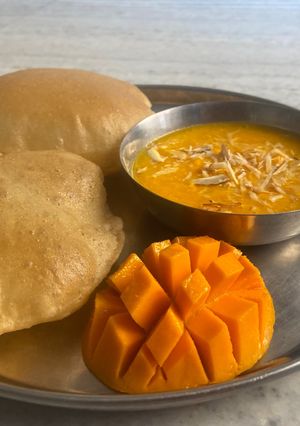 आम रस पूरी 🥭 रेसिपी मुख्य फोटो