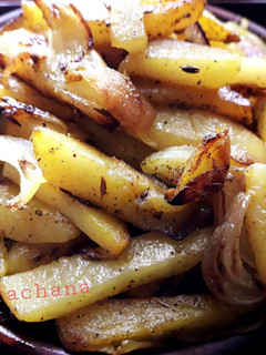 A picture of Aaloo aur pyaaj ki spicy bujiya.