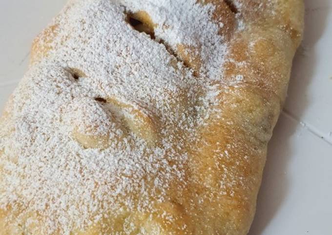 Ricetta di Qualsiasi notte della settimana Strudel di mele cuccioloso