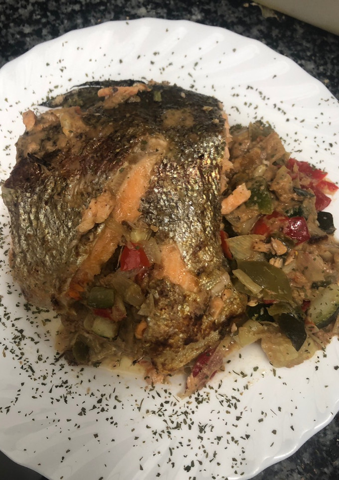 Una foto de 371. Trucha asalmonada rellena de foie de jabalí y setas