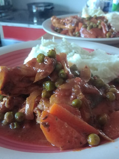 Una foto de Pollo Arvejado