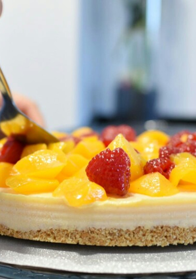 Una foto de Tarta helada de melocotón y mascarpone