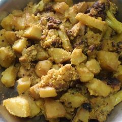 Cauliflower Potato and poppy paste stir fry A picture of Cauliflower Potato and poppy paste stir fry.