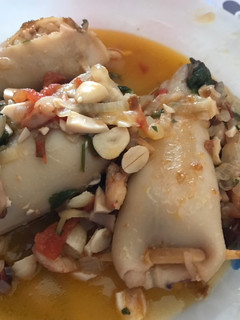 Una foto de Calamares rellenos en salsa de almendras