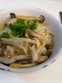 蘑菇麻油炊飯 的食譜成品照片