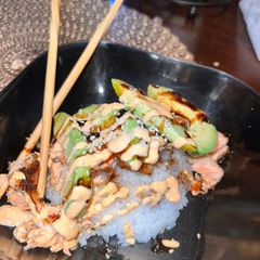 A picture of Salmon sushi Bowls.