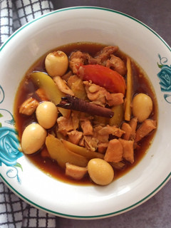 Foto resep Semur Ayam Telur Puyuh