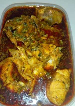 A picture of Banga soup and fresh fish.