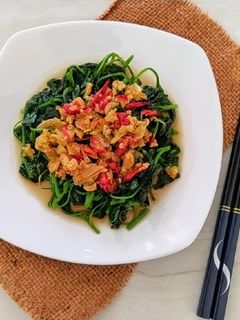 Foto resep Tumis Bayam Bawang Putih