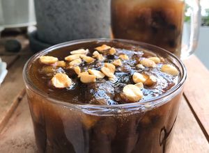 Hình của món Me rim để làm nước đá me.