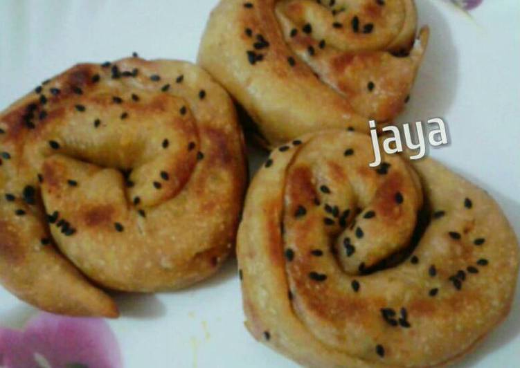 How to Make Fall Baked Bun Parathaa
