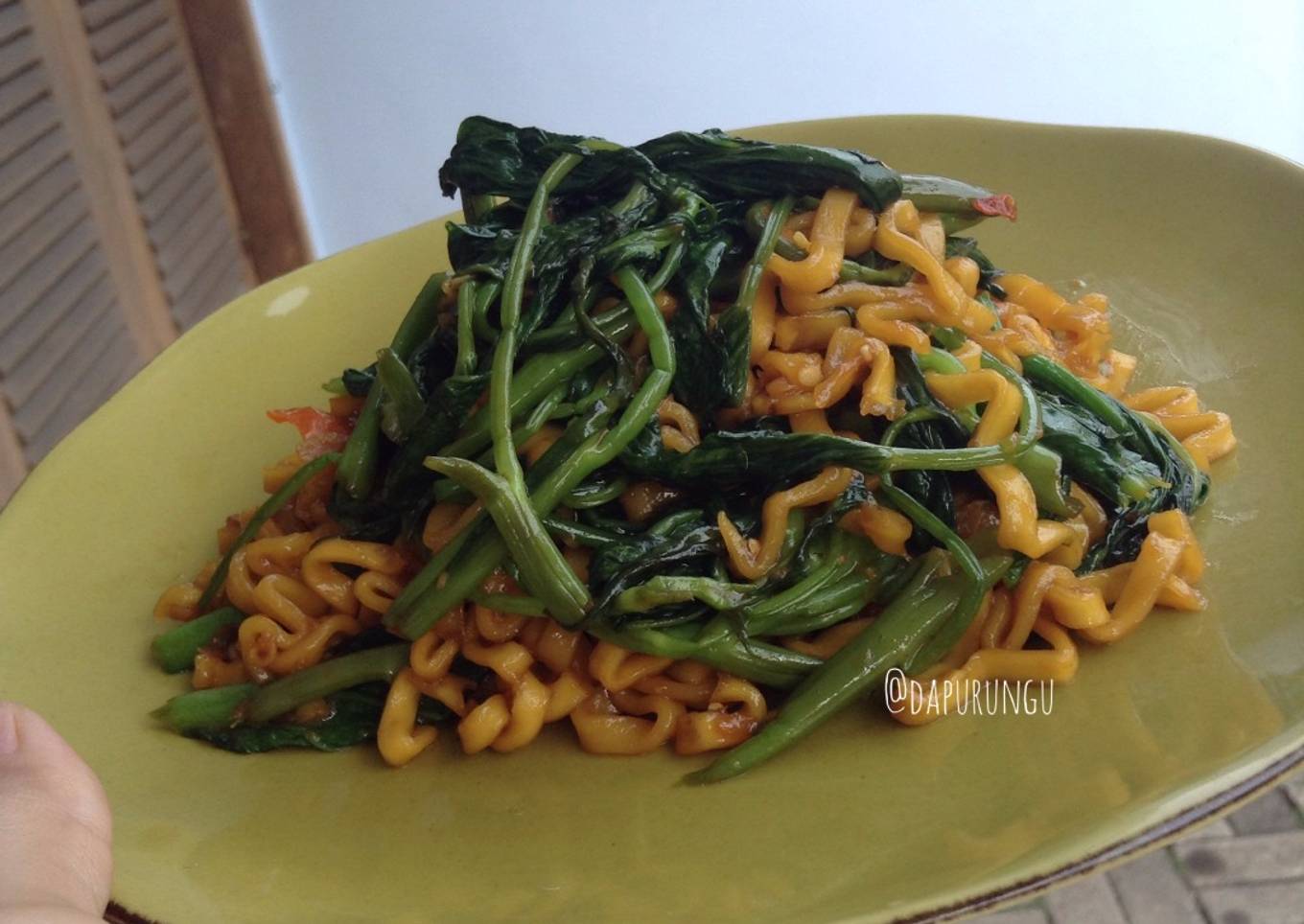 Mie Kangkung