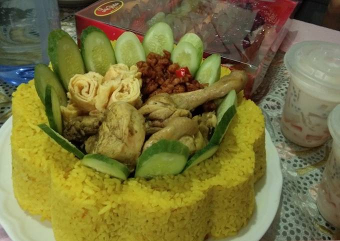 Nasi kuning cinta