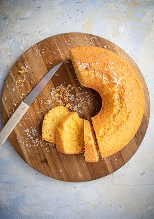 A picture of Bolo de fubá (Brazilian cornflour cake) 🇧🇷.
