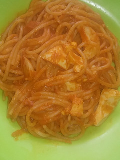 Una foto de Macarrones con huevo