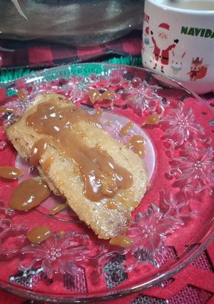 Una foto de Tamal de piña con lechera
