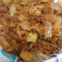 A picture of Picadillo meet Southern Fried Cabbage.