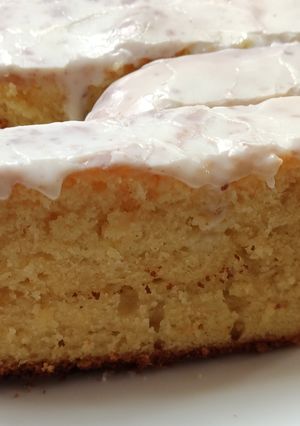 Una foto de Budín cuatro cuartos de vainilla con glaseado