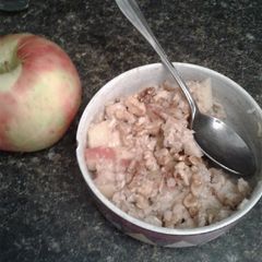 A picture of Apple Cinnamon Oatmeal.