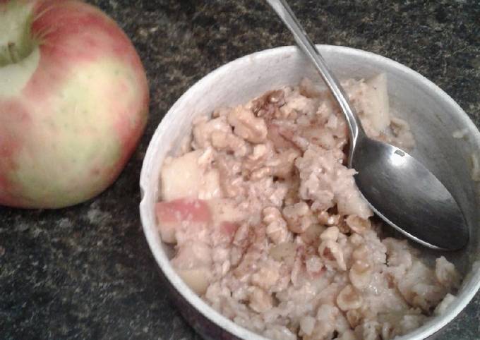 Apple Cinnamon Oatmeal