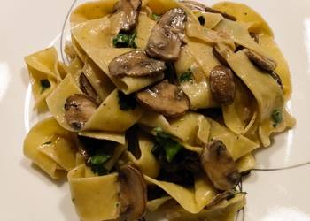 How to Make Delicious Mushroom and blue cheese tagliatelle