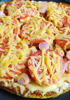 Фото Вкуснота за 10 минут на завтрак. Пицца на батоне на сковороде!.